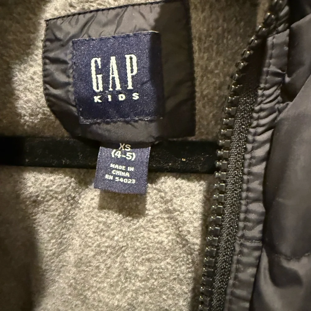 Gap Kids Puffer Jacket Black Hooded Snow Jacket Fleece‎ Lined Insulated